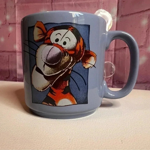 Disney Tigger coffee cup - Picture 2 of 5
